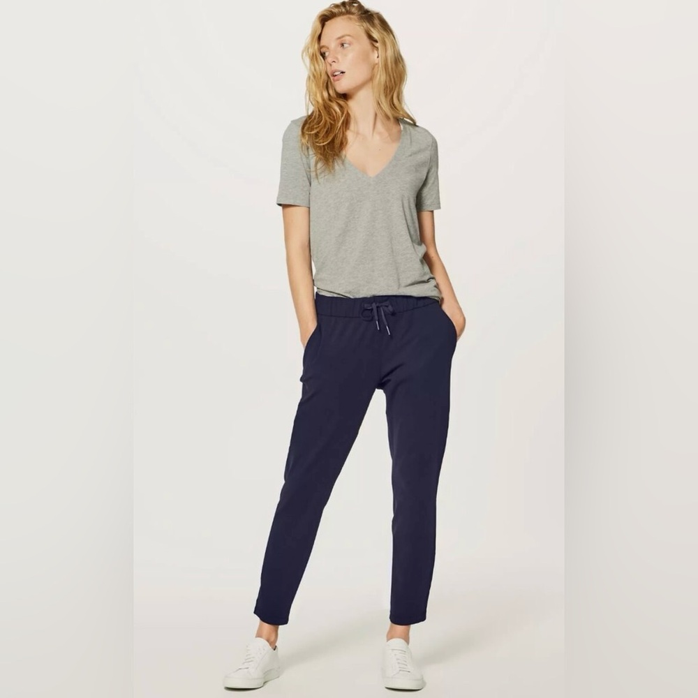 Lululemon On The Fly 7/8 Pant in True Navy